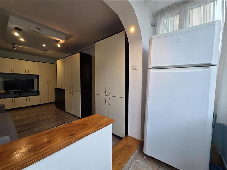Apartament cu 2 camere nedecomandat, mobilat în Uzina 2