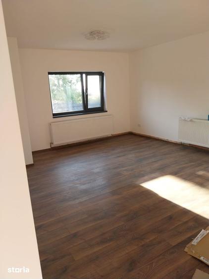 Casă cu 3 camere cu Teren 500 Mp în Dumești