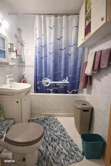 Apartament cu 3 camere decomandat în Nicolina