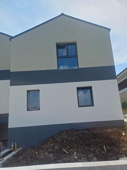 Casă cu 3 camere în Florești