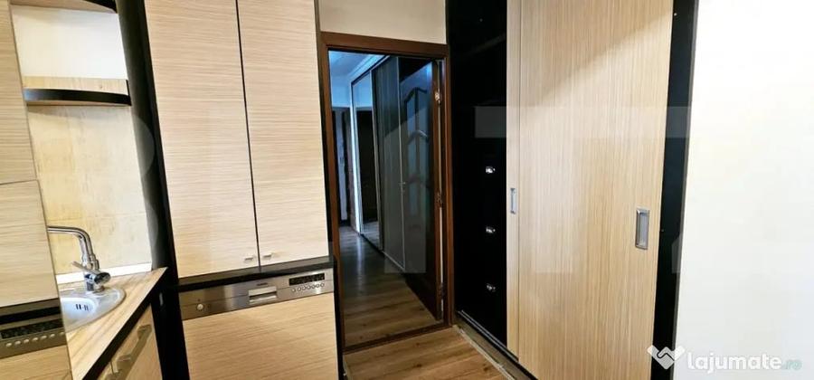 Apartament cu 3 camere decomandat, mobilat în Lenin