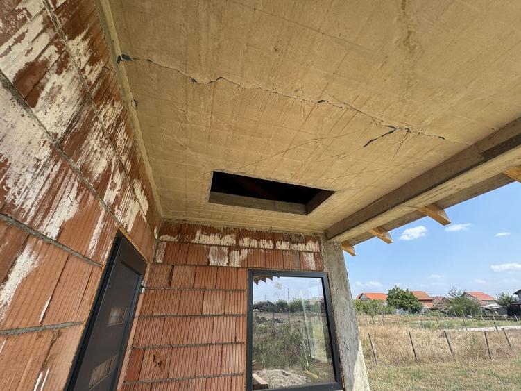 Casă individuală cu 4 camere cu Canalizare în Becicherecu Mic