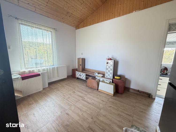 Casă cu 2 camere cu Teren 500 Mp în Central