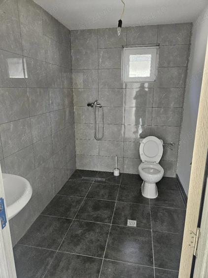 Casă cu 4 camere cu Teren 500 Mp în Pecineaga