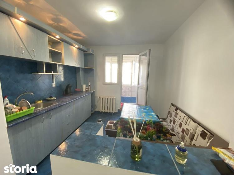Apartament cu 3 camere în Tudor Vladimirescu