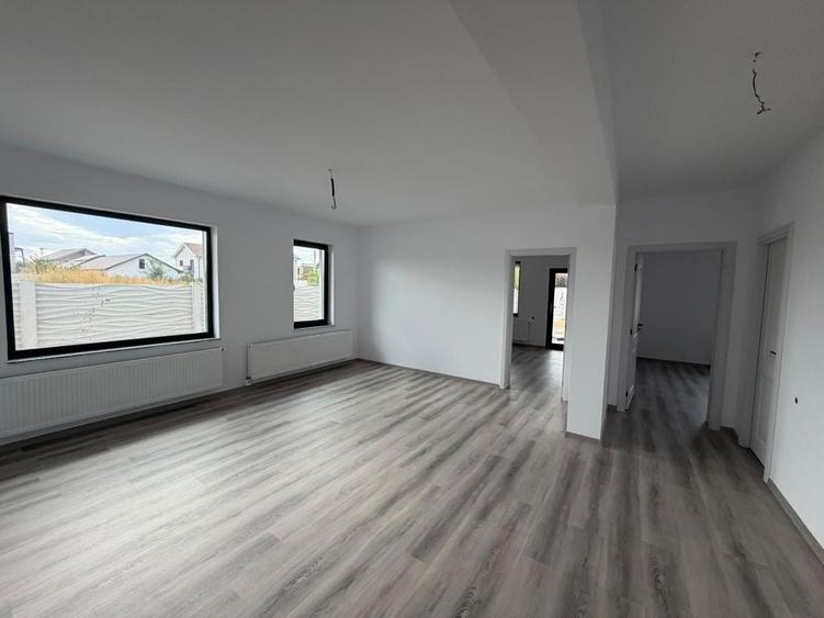 Casă cu 4 camere în Făcăi