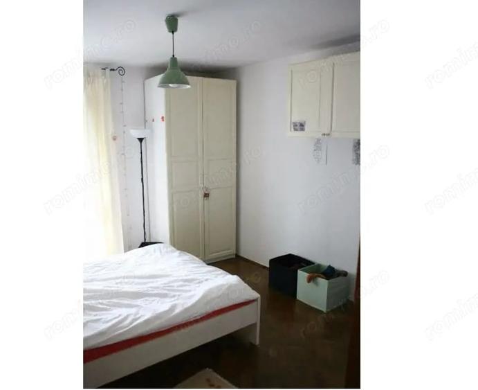 Apartament cu 4 camere decomandat în Titan