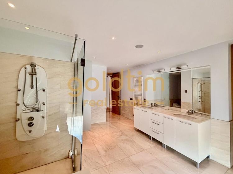 Apartament cu 5 camere decomandat, mobilat în Primăverii