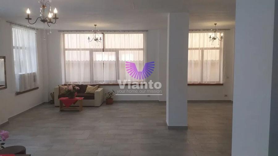 Birou, de 450 mp, în Central