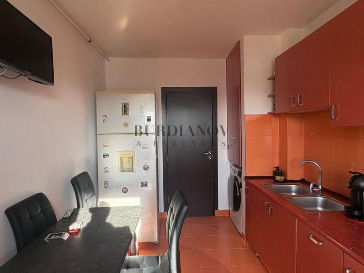 Apartament cu 3 camere decomandat în Drumul Taberei