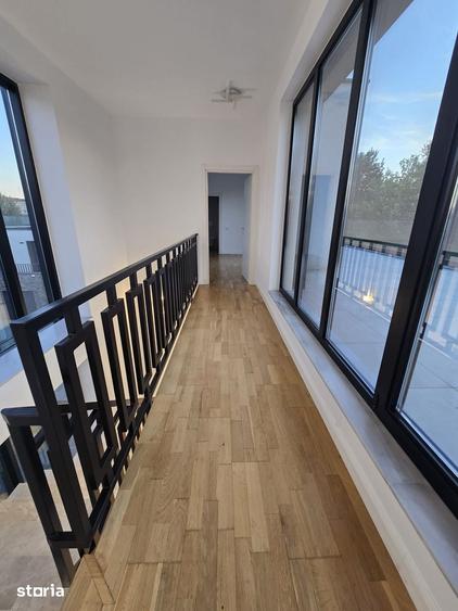 Casă cu 5 camere cu Teren 200 Mp în Central