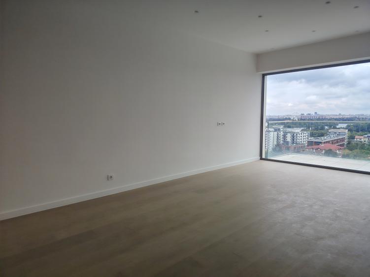 Apartament cu 3 camere semidecomandat în Aviației