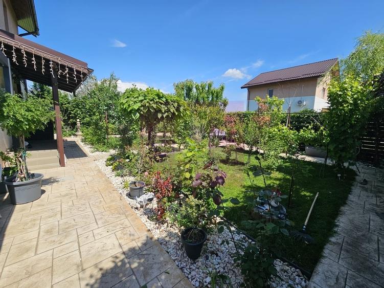 Sabareni, casa 2019, P+1+pod, renovata, curte amenajata, aproape de padure - 12