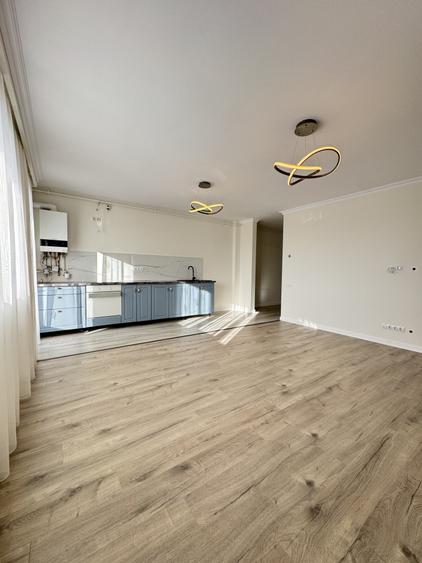 Apartament cu 4 camere semidecomandat, mobilat în Florești