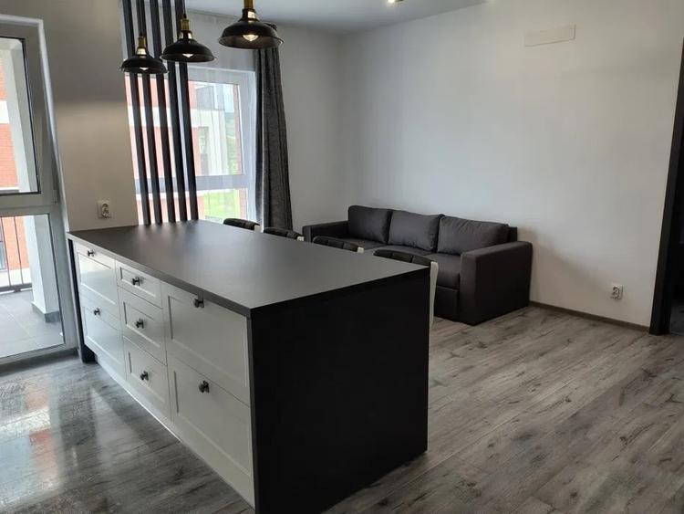 Apartament cu 3 camere decomandat în Florești
