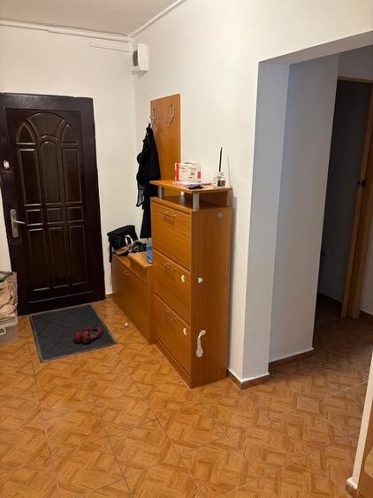Apartament cu 2 camere decomandat în Uverturii