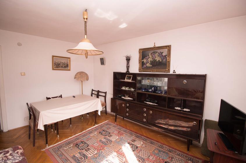Apartament cu 4 camere decomandat, mobilat în Central