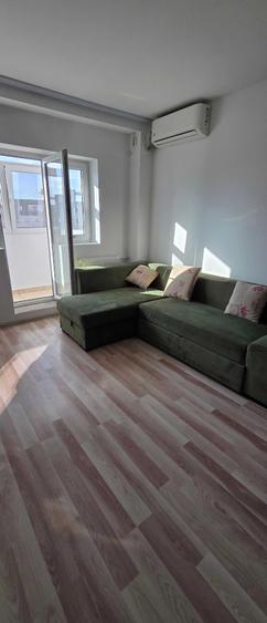 Apartament cu 4 camere decomandat în Runcu