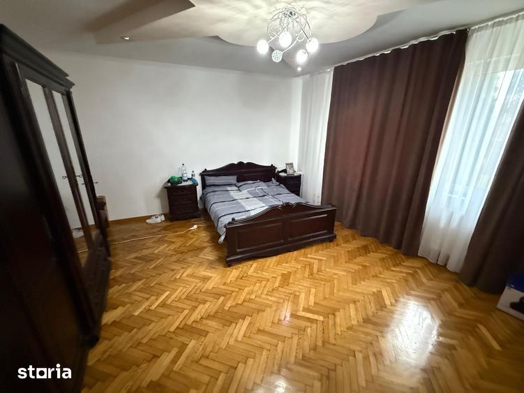 Casă cu 3 camere cu Teren 300 Mp în 14 Mai