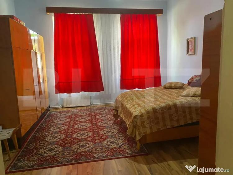 Casă cu 4 camere cu Teren 965 Mp în Central