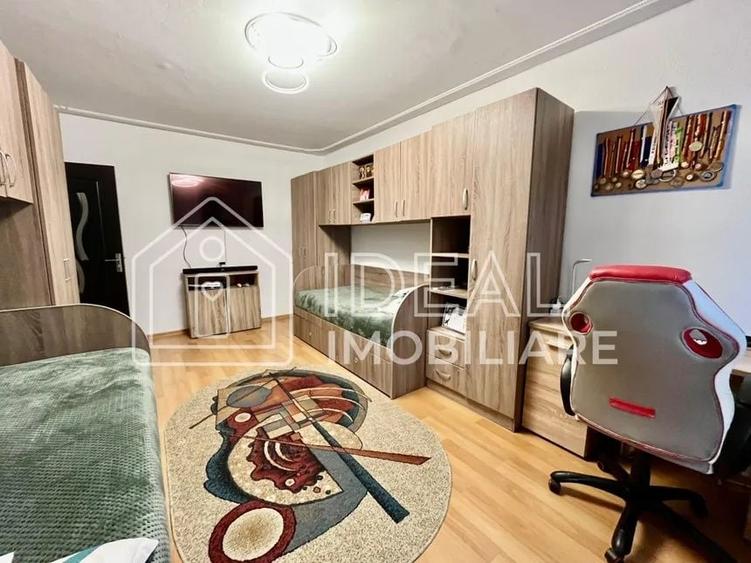 Apartament cu 3 camere decomandat în Vasile Aaron