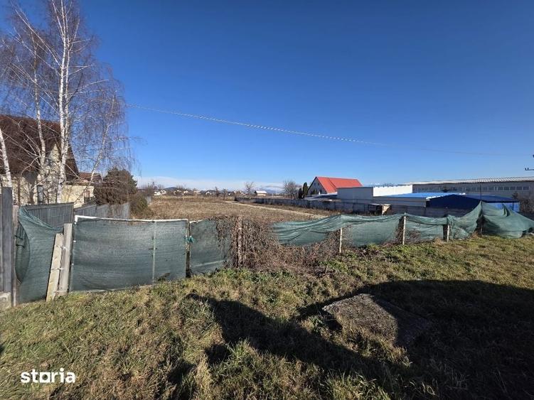 Teren de 2440 mp, în Stupini