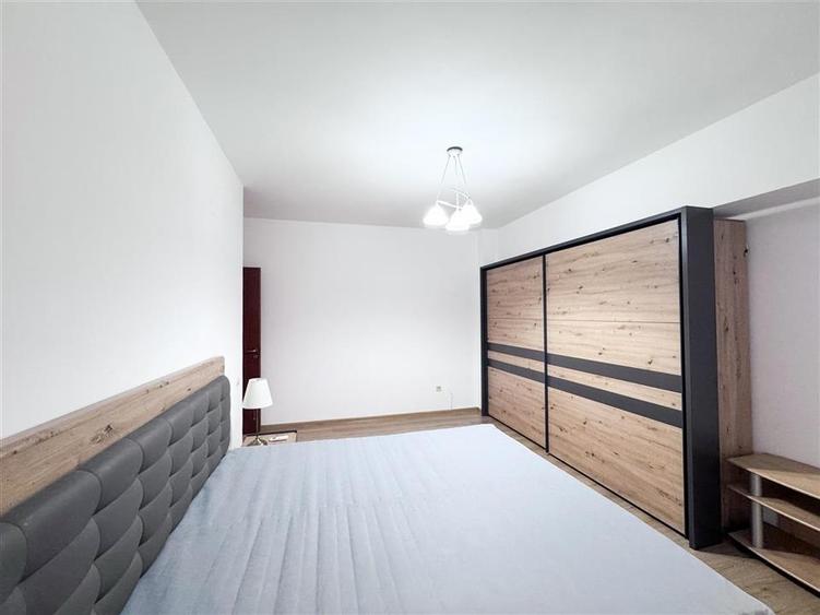 Apartament cu 3 camere semidecomandat, mobilat în Herăstrău