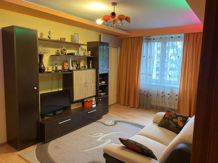 Proprietar, Inchiriez ap 3 camere str Luica - 1