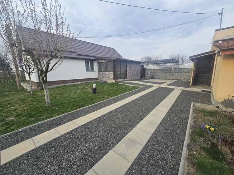 Casă cu 2 camere cu Teren 1667 Mp în Alioș