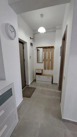 Garsonieră decomandată în Roșu