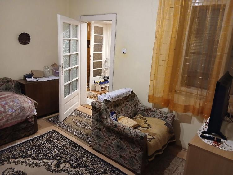 Casă individuală cu 3 camere cu Canalizare în Central
