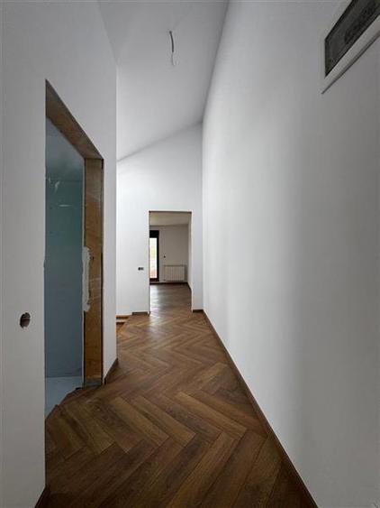 Duplex cu 4 camere cu Canalizare în Gruia