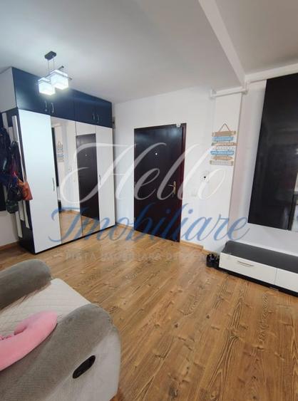 Apartament cu 3 camere semidecomandat, mobilat în Florești