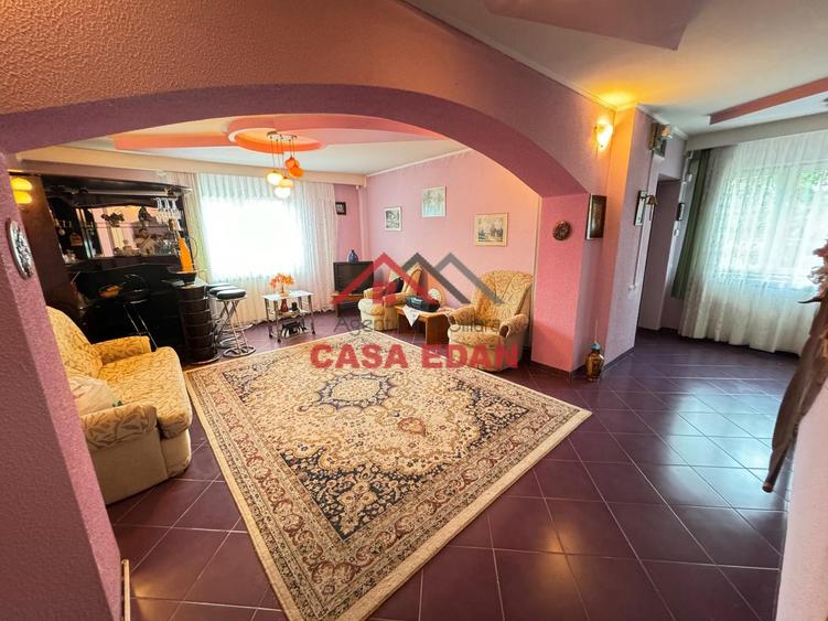 Casă individuală cu 7 camere cu Teren 522 Mp în Breaza