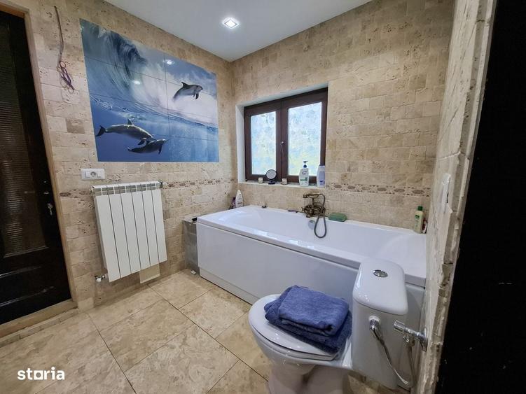 Casă cu 4 camere în Sucevița