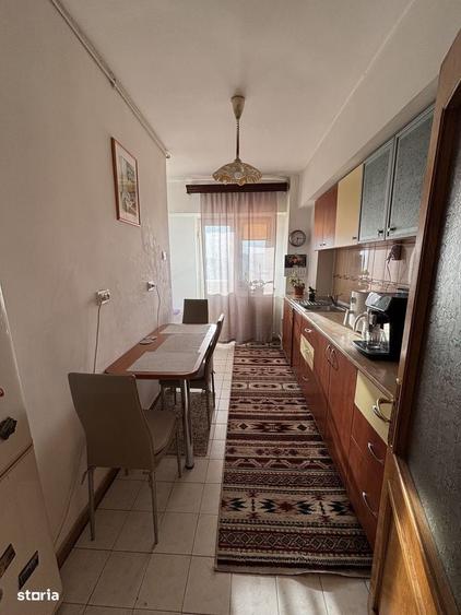 Apartament cu 4 camere decomandat în Central