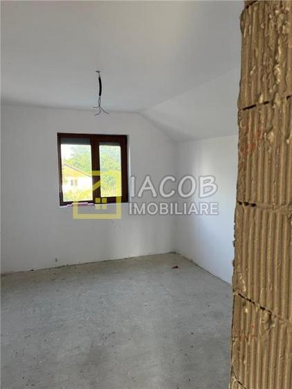 Casă individuală cu 4 camere cu Teren 259 Mp în Dumbrava (Berești-Bistrița)