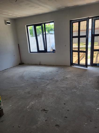Casă individuală cu 5 camere cu Teren 200 Mp în Lumina