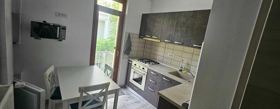 Apartament cu 3 camere decomandat, mobilat în Floreasca