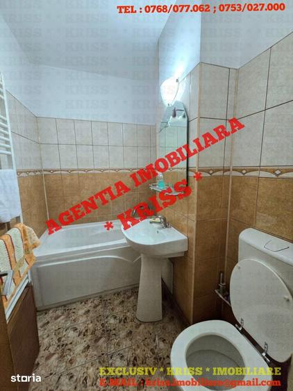 Apartament cu 4 camere decomandat în Negru Vodă