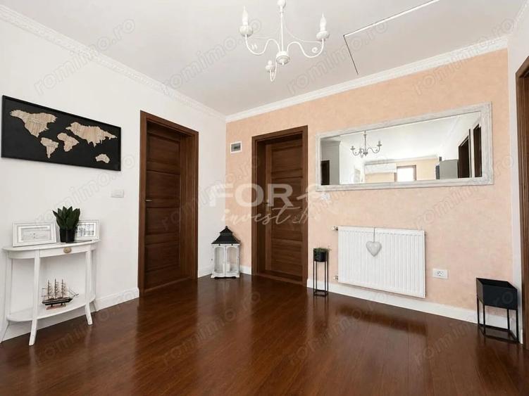 Casă cu 5 camere cu Teren 466 Mp în Nufărul