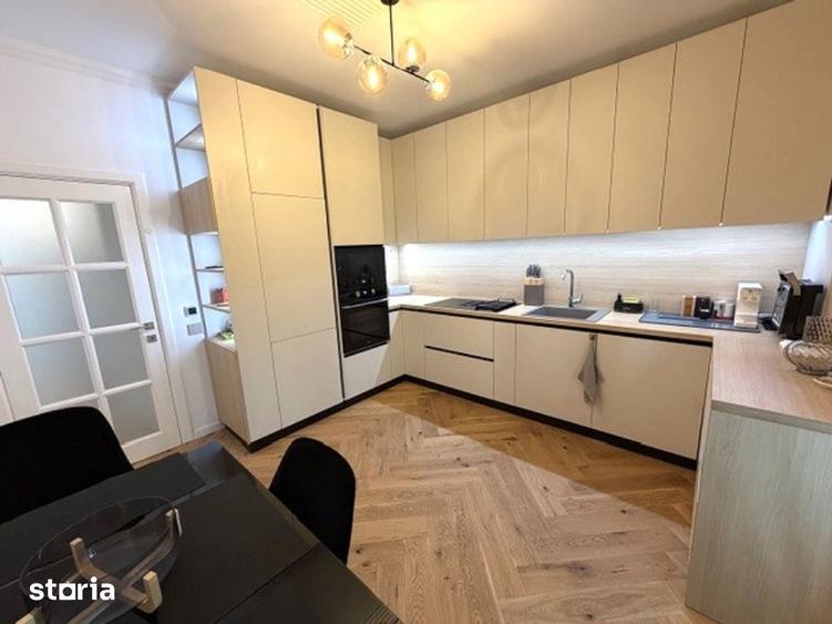 Casă cu 4 camere cu Teren 320 Mp în Central