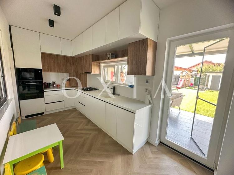 Duplex cu 4 camere cu Canalizare în Giroc