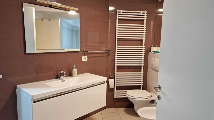 Apartament cu 3 camere decomandat în Aradului
