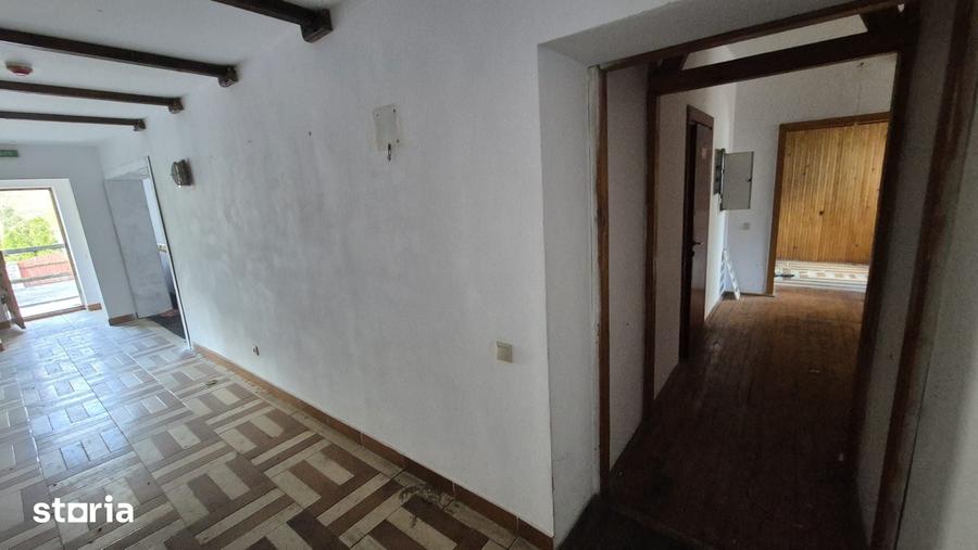 Casă cu Teren 1364 Mp în Poiana Țapului