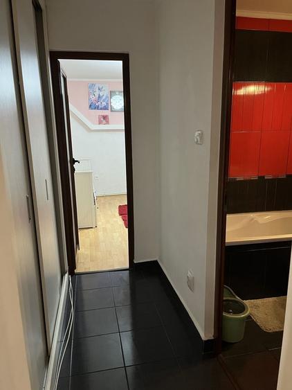 Apartament cu 2 camere semidecomandat în Țepeș Vodă