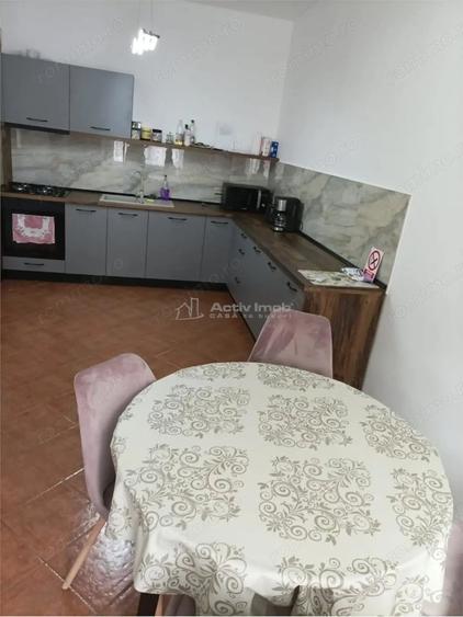 Casă cu 10 camere cu Teren 980 Mp în Central