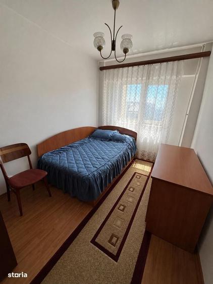 Apartament cu 3 camere decomandat în Trivale