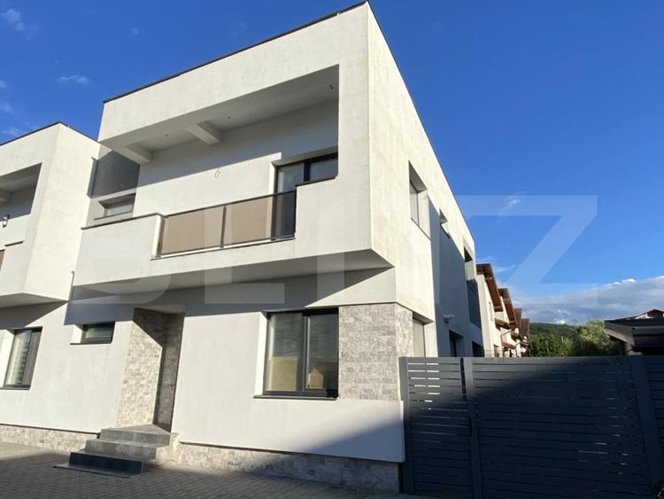 Duplex cu 5 camere cu Canalizare în Florești