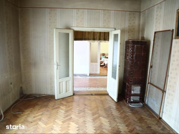 Casă cu 2 camere cu Teren 414 Mp în Central